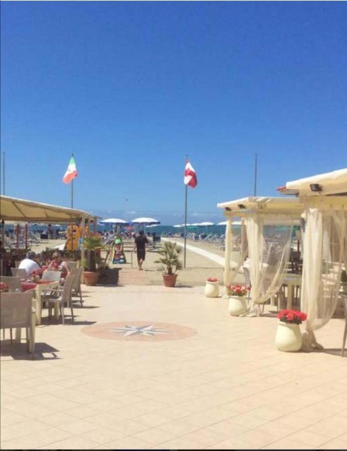 Casavacanza Villa D Funny فياريجيو المظهر الخارجي الصورة