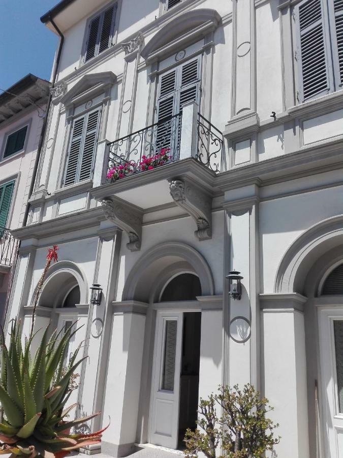 Casavacanza Villa D Funny فياريجيو المظهر الخارجي الصورة
